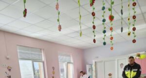 Полицаи от РУ-Септември гостуваха на децата от ДГ „Пъстроцветна дъга“